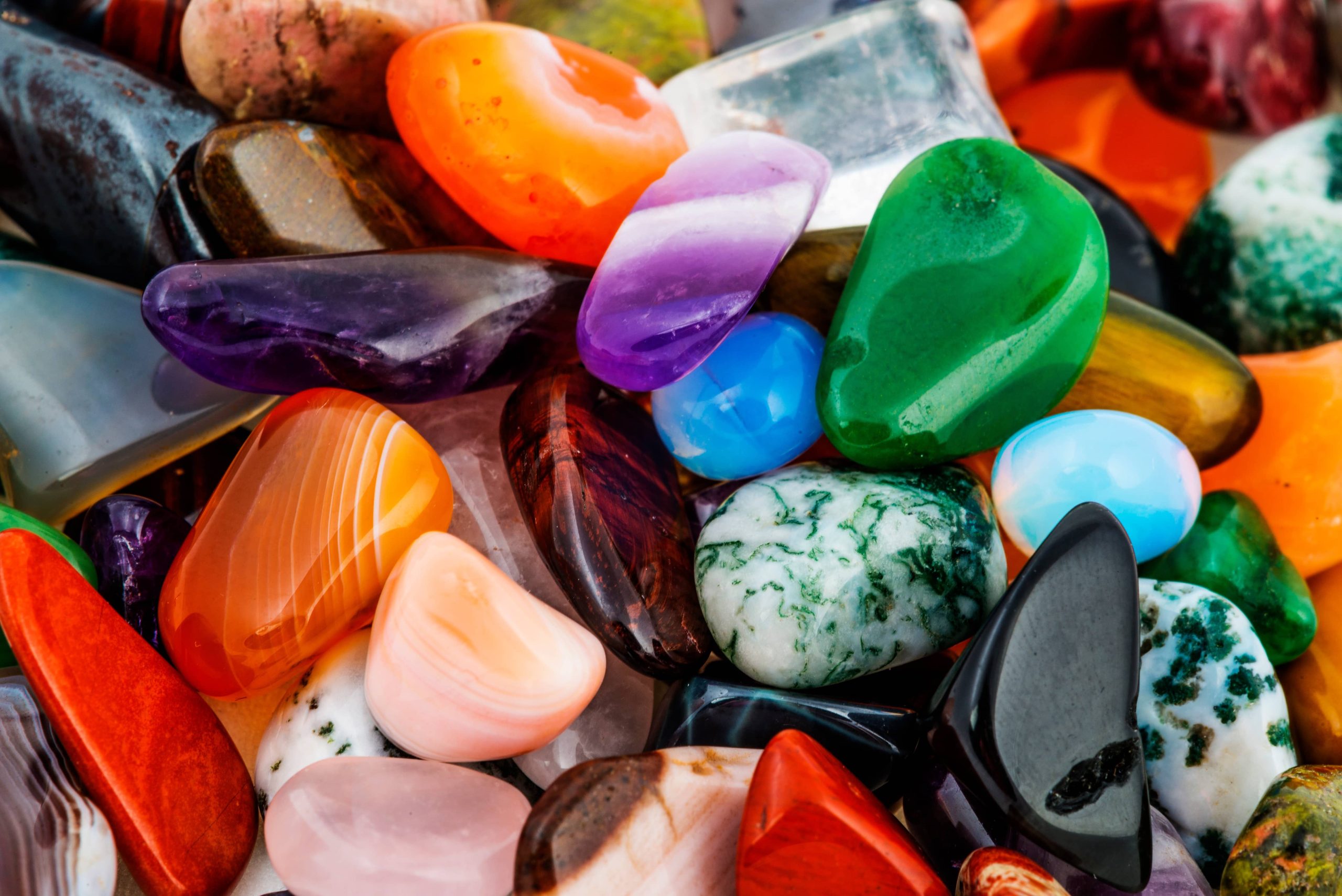 photo de plusieurs différentes pierres naturelles